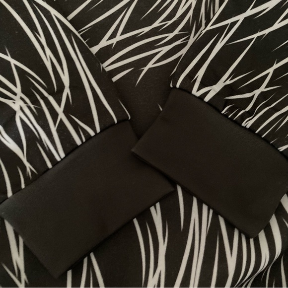 BEAST Water Malt Hops Beast Black Gray Long Sleeve Sweatshirt Mens - Picture 3 of 7